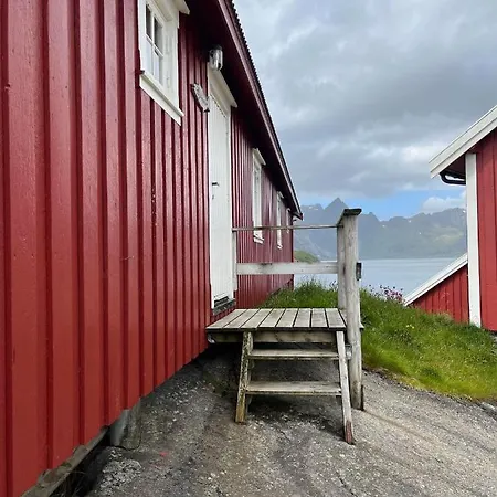 Toppøy Rorbuer Ferieparker *