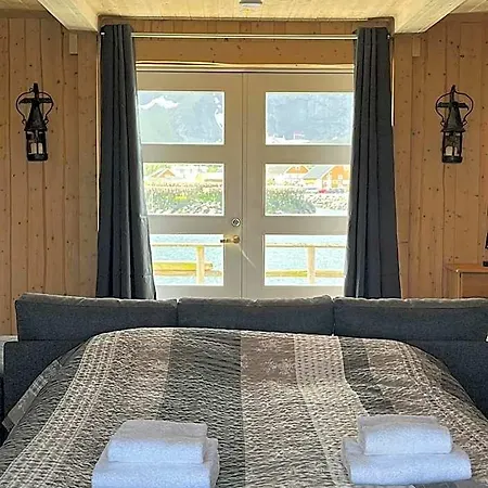 Toppøy Rorbuer Reine