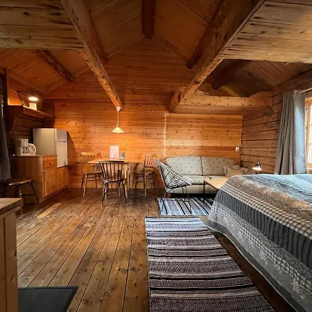 Toppoy Rorbuer * Reine