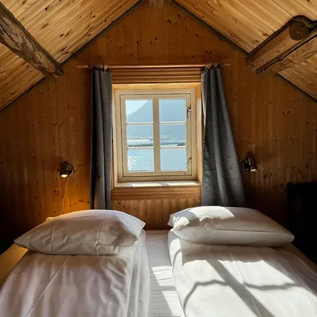 Toppoy Rorbuer * Reine